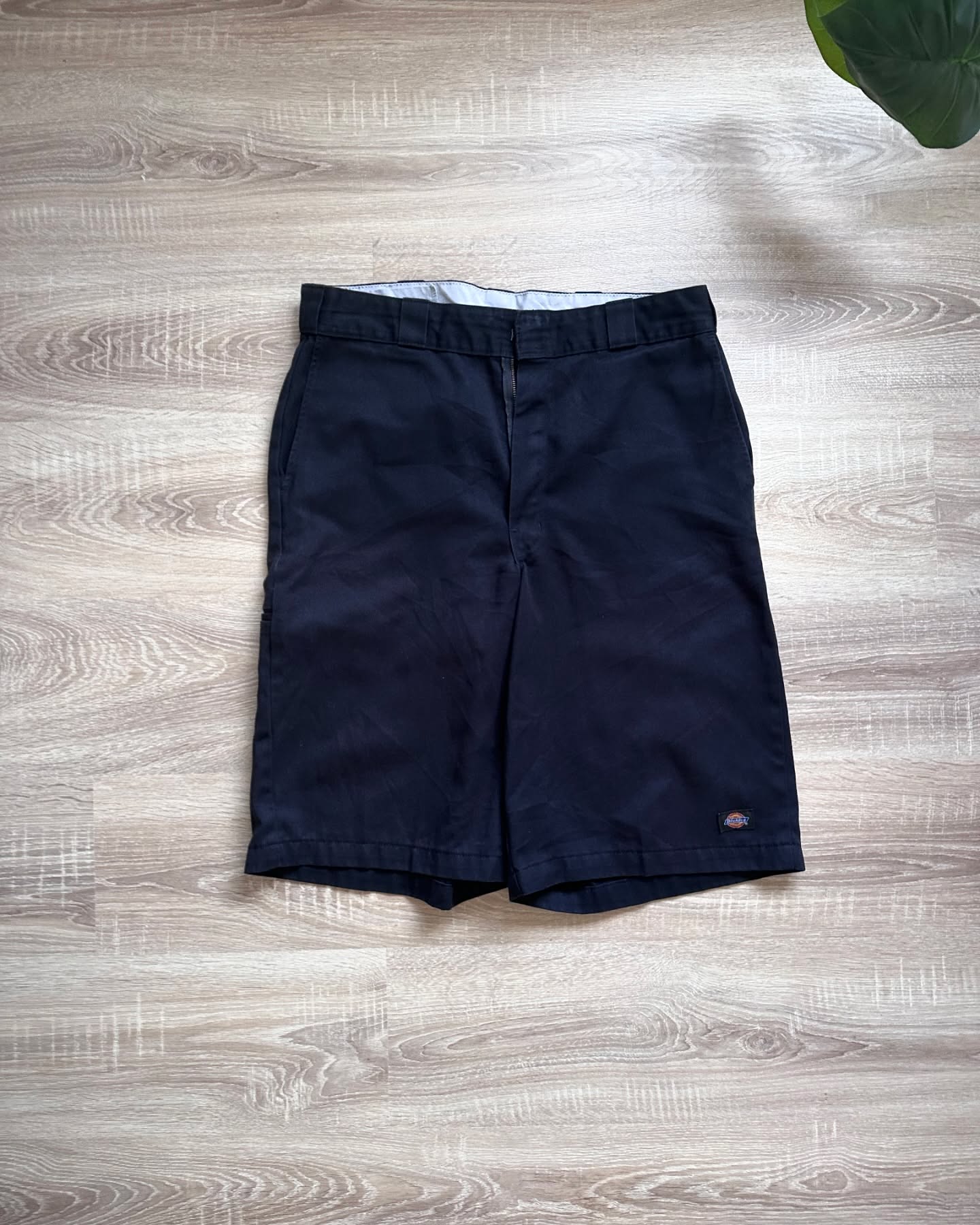 Bluzë e kuqe Hamilton 32 dhe shorce Dickies – Streetwear | Vintage clothing (3)