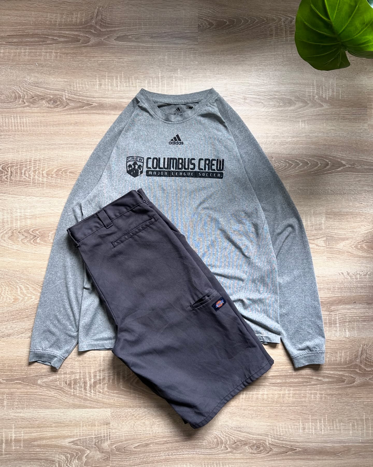 Bluzë Adidas Climalite gri dhe shorce Dickies – Streetwear | Vintage clothing
