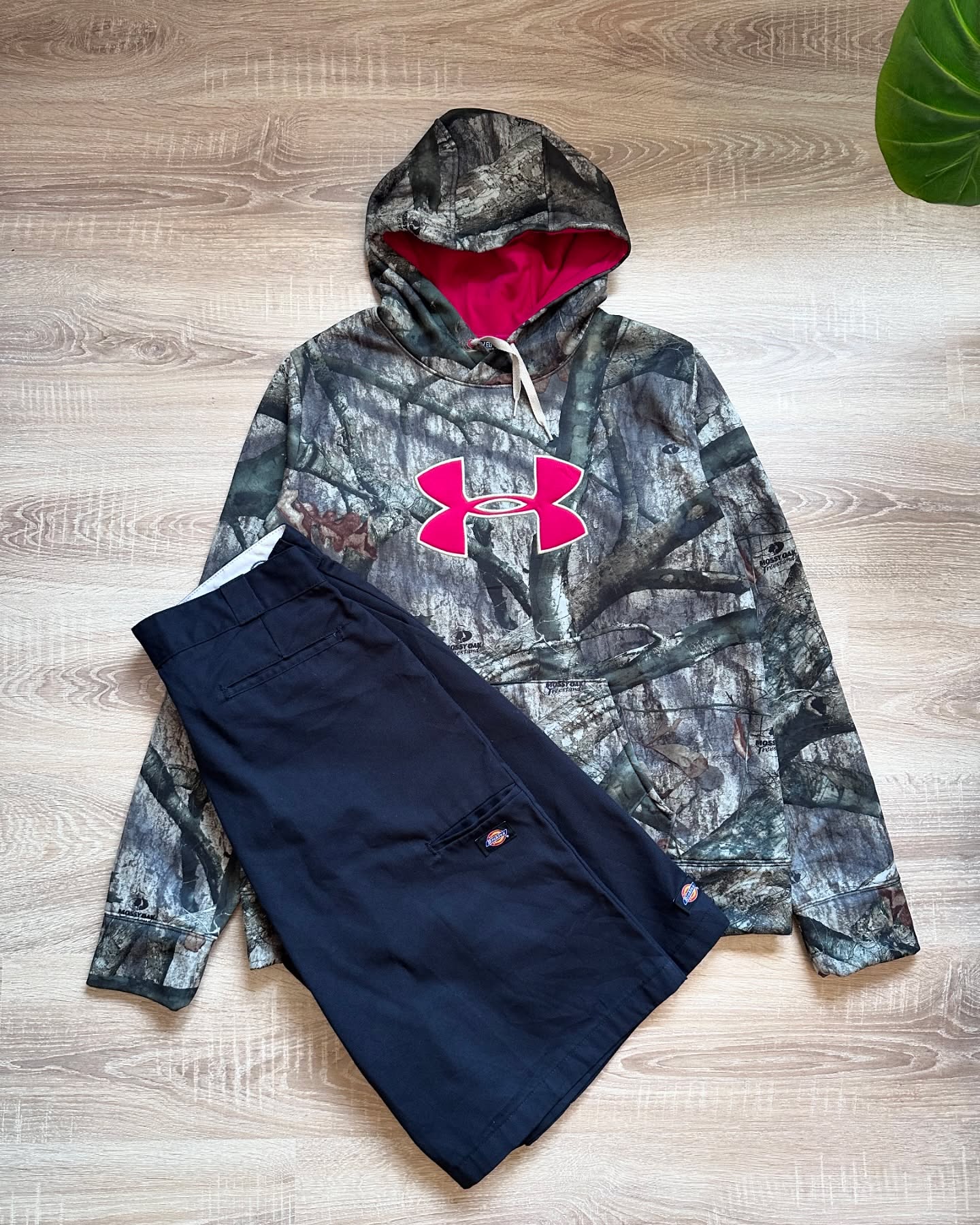 Duks Under Armour kamuflazh dhe shorce Dickies – Streetwear | Vintage clothing