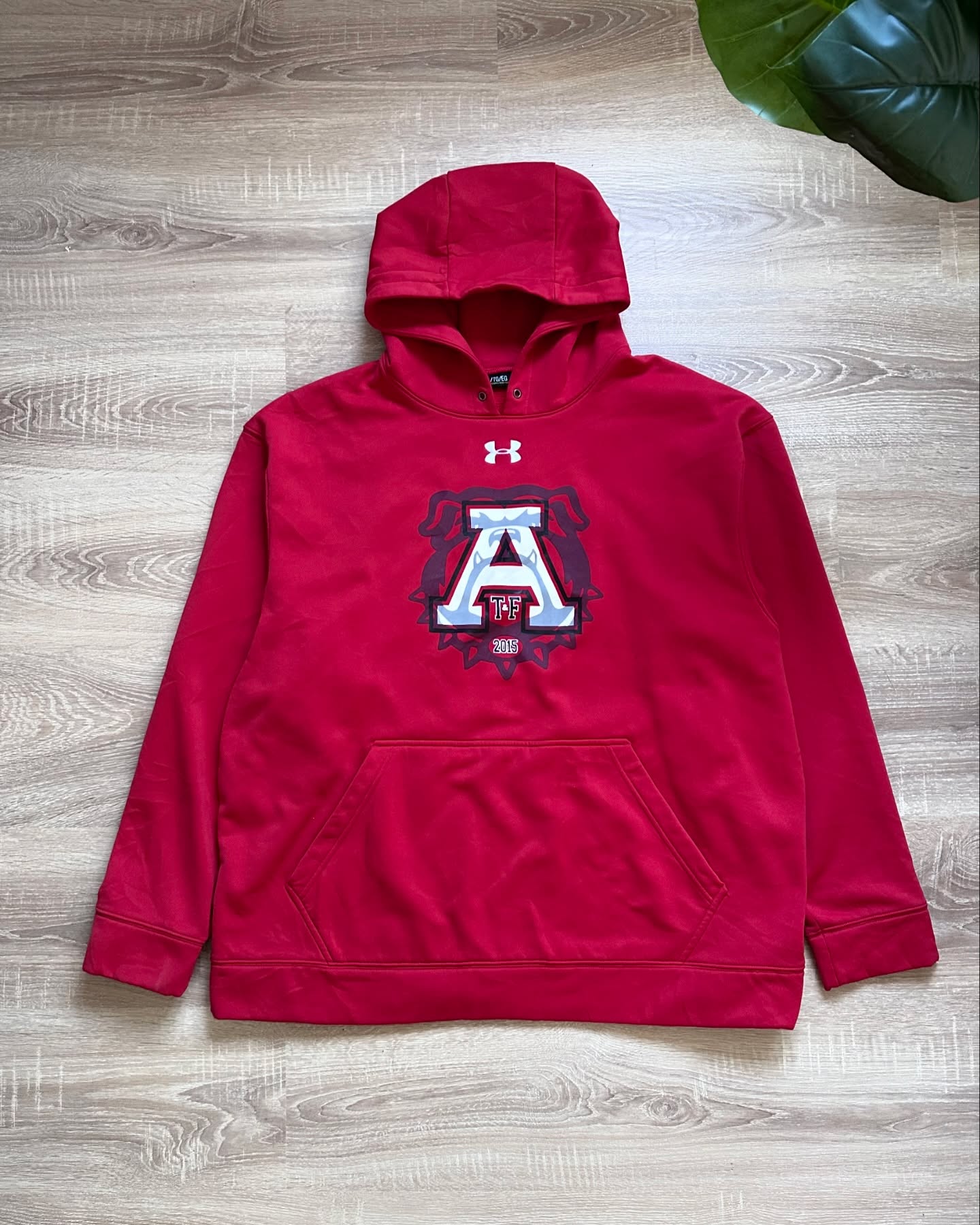 Duks Under Armour i kuq dhe shorce Carhartt – Streetwear | Vintage clothing (3)