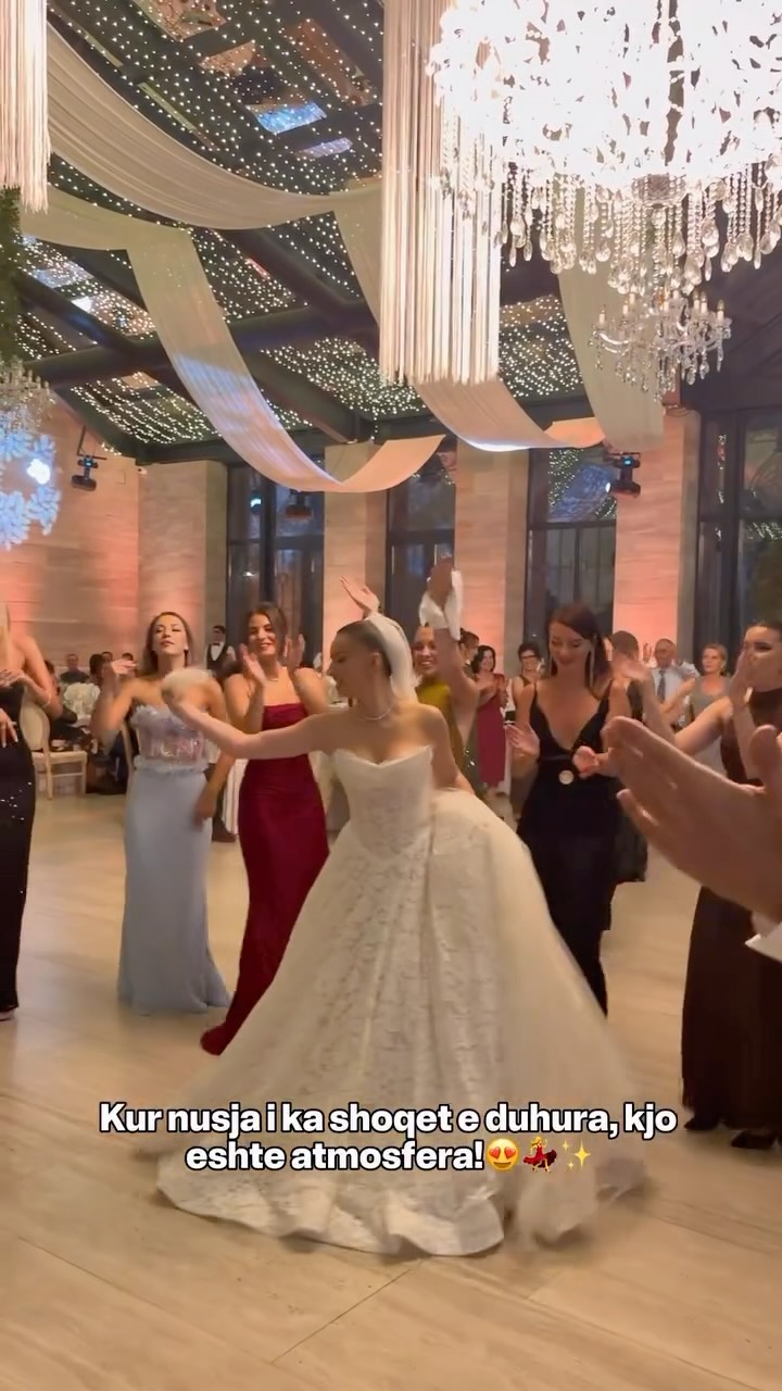 Fustan nusërie princeshë me korse – White Sposa Official