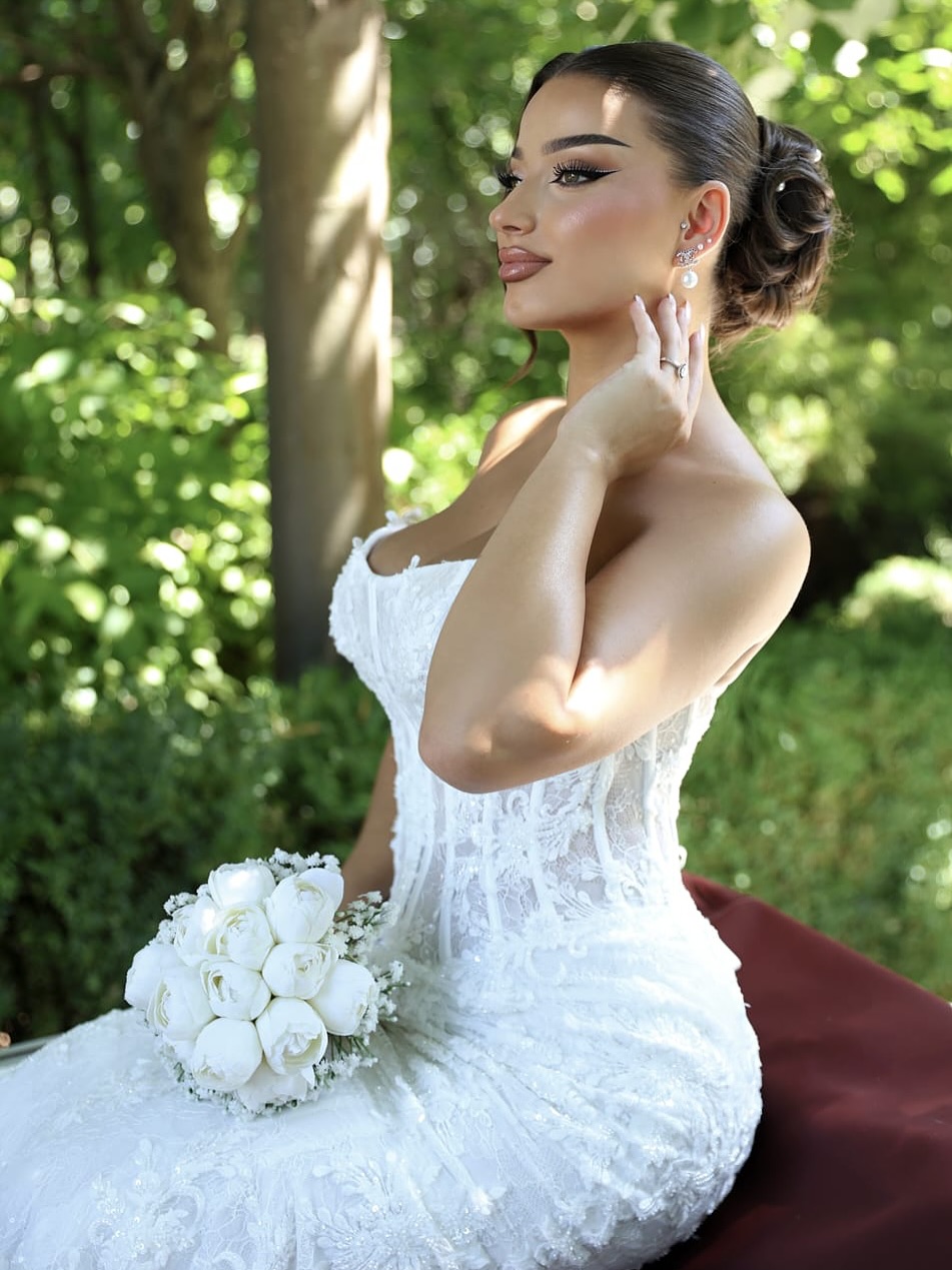 Fustan nusërie dantelle me mëngë dhe vello – White Sposa Official (2)