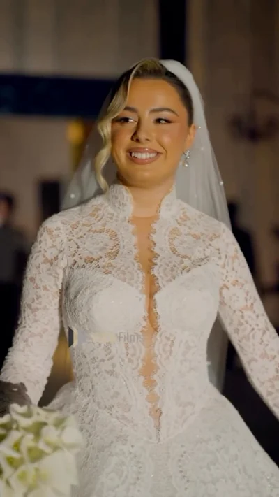 Fustan nusërie dantelle me qafë të lartë