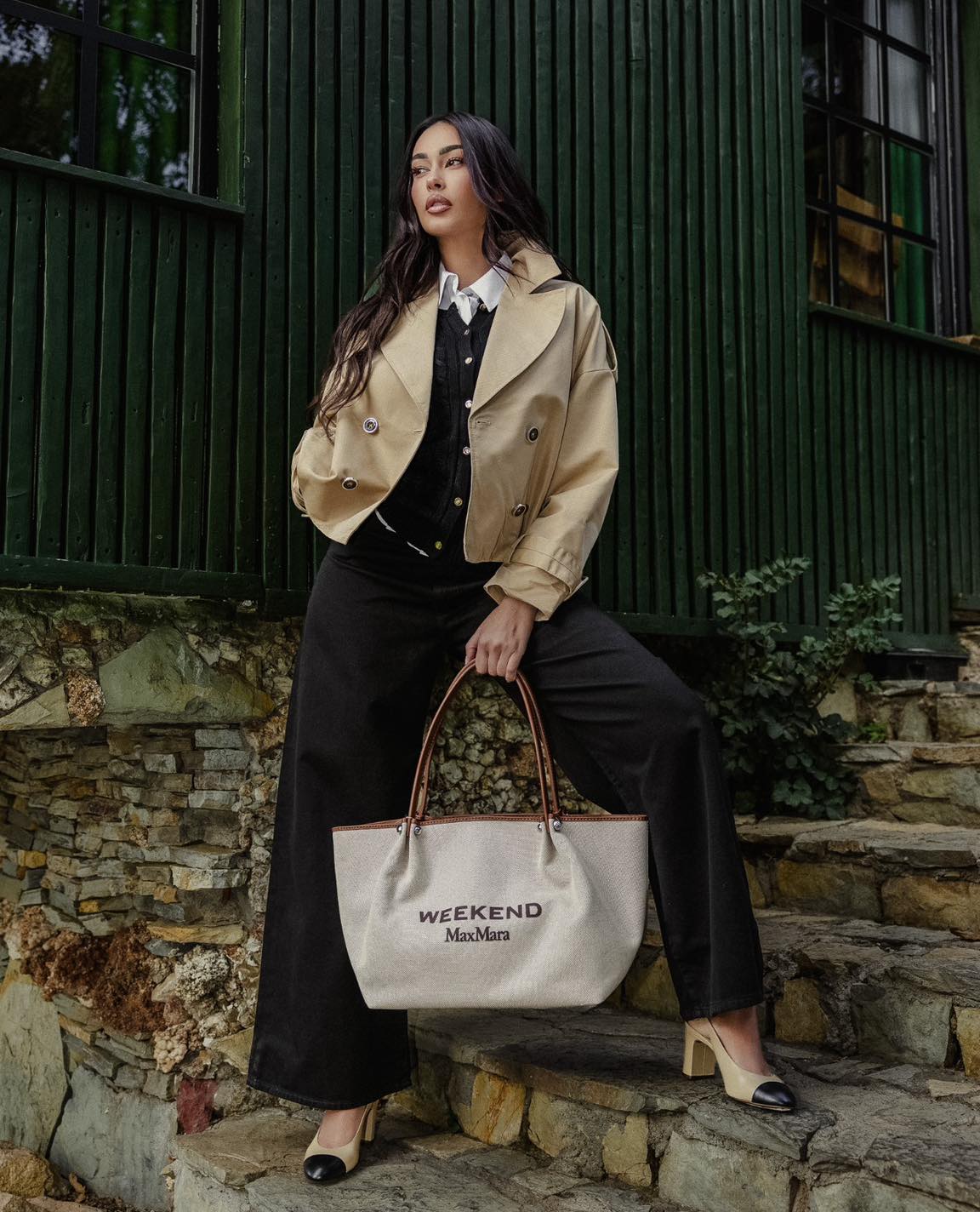 Xhaketë trençkot e shkurtër bezhë për femra – Shop the best designer brands! (2)