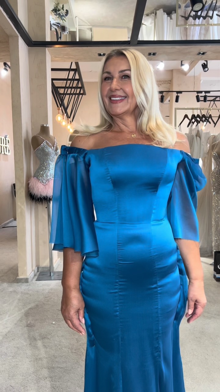 Fustan blu sateni pa supe me mëngë – ZAURÉ bridal